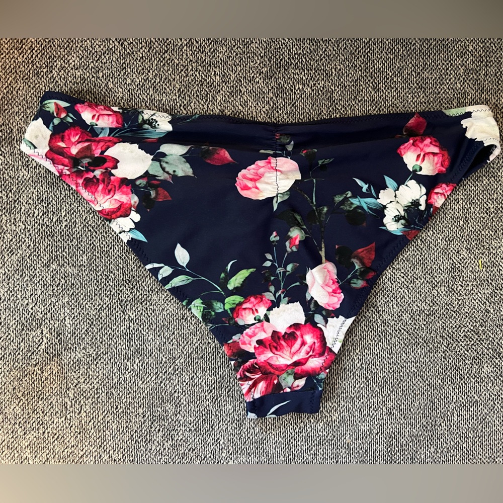 Cupshe Navy Floral Bikini - Picture 5 of 5